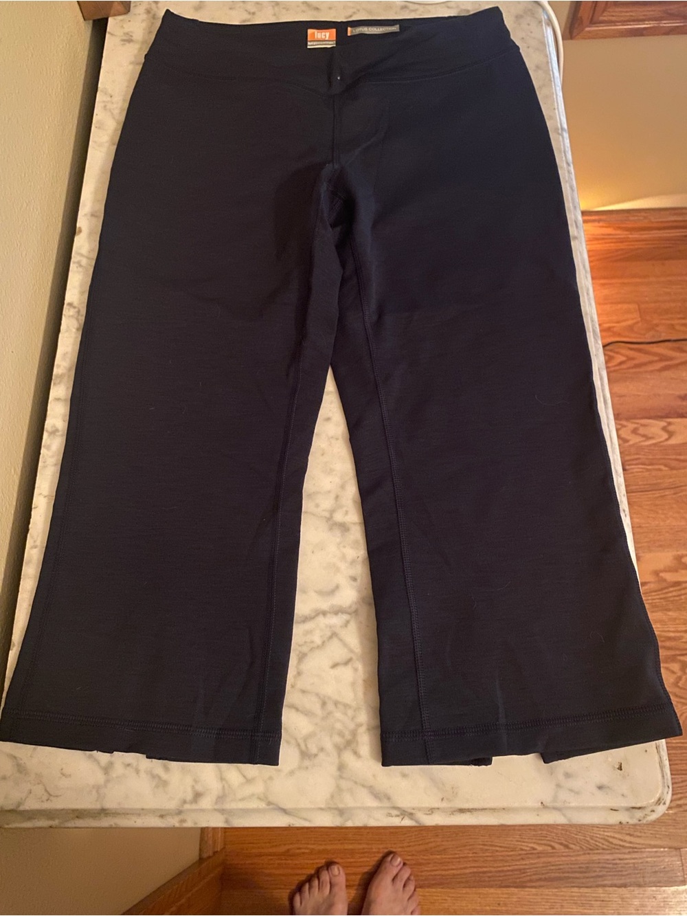 Lucy women’s Lotus collection Yoga pants size M color Navy